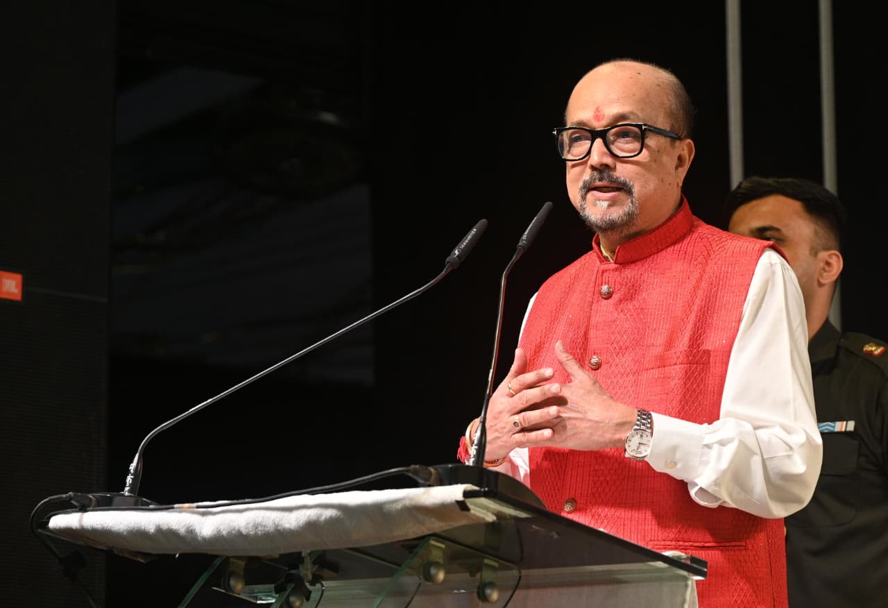 राज्यपाल श्री रमेन डेका ने भगवान गणेश की पूजा-अर्चना और दीप प्रज्ज्वलित कर किया 41वें चक्रधर समारोह का शुभारंभ