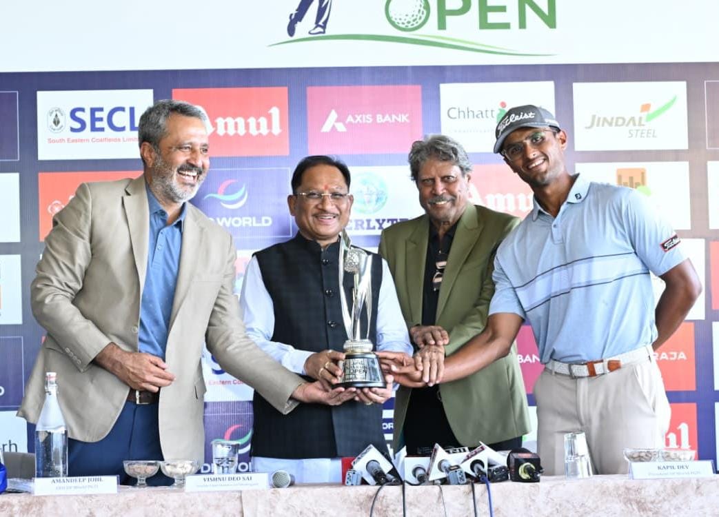दिल्ली, बेंगलुरु और कोलकाता की तर्ज पर गोल्फ डेस्टिनेशन बनेगा छत्तीसगढ़, मुख्यमंत्री साय ने खिलाड़ियों का बढ़ाया उत्साह, गोल्फ में आजमाया हाथ