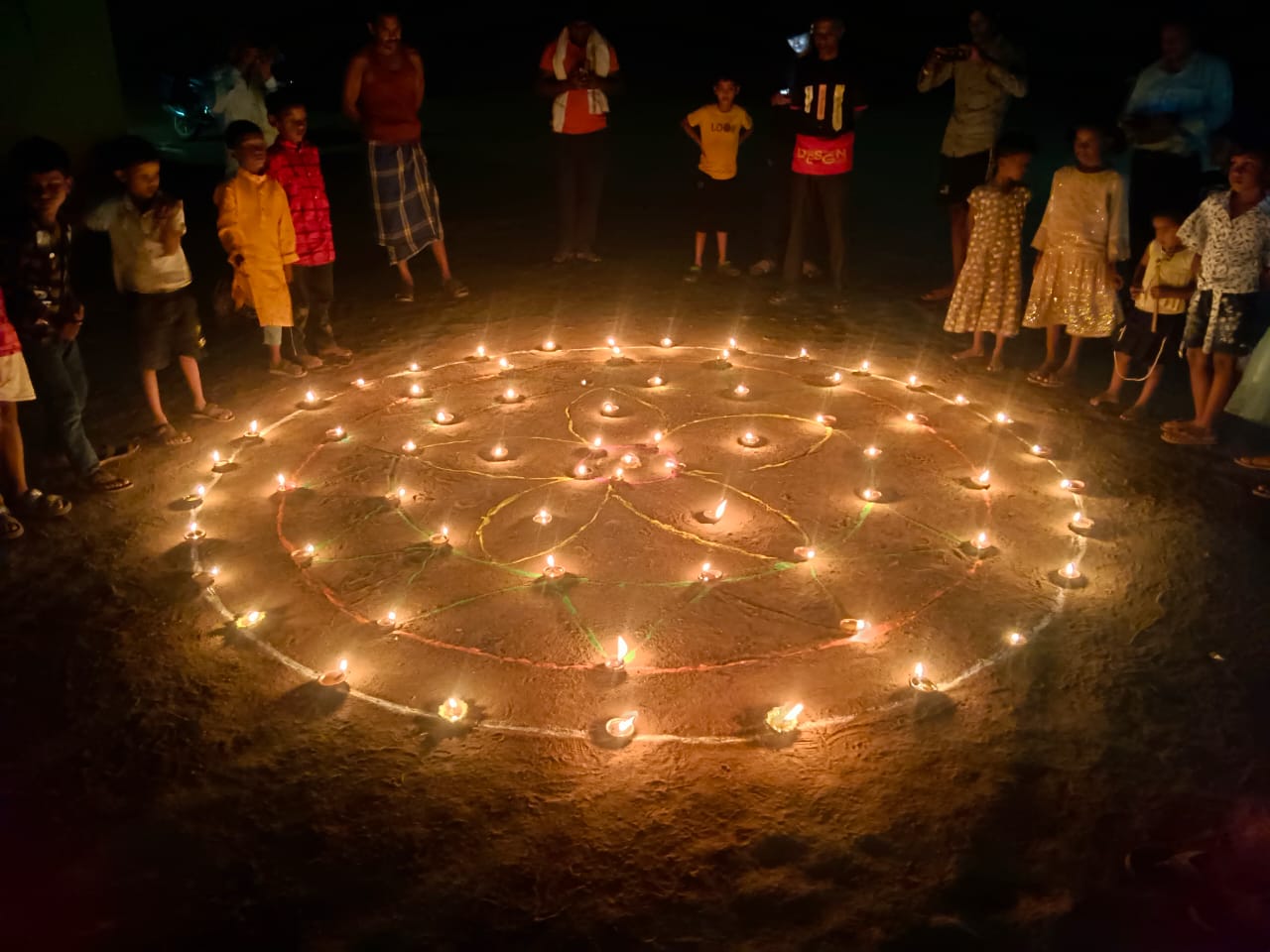 सेवा संकल्प अभियान के पहले दिन रायगढ़ में दिखी जनभागीदारी की रोशनी, करीब 5 लाख &lsquo;आशीर्वाद के दीयों&rsquo; से शहरी-ग्रामीण क्षेत्रों में गूंजा सेवा, सहभागिता और विकसित भारत का संदेश
