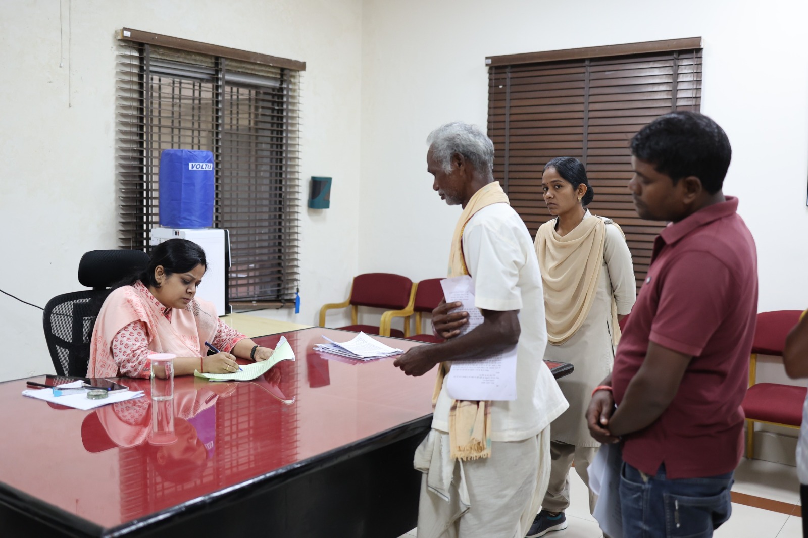 जनदर्शन में अपर कलेक्टर ने सुनीं आमजनों की समस्याएं, नियमानुसार निराकरण के निर्देश,संबंधित अधिकारियों को समयबद्ध कार्रवाई के निर्देश
