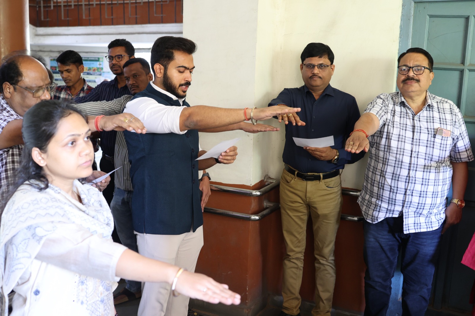 भ्रष्टाचार के खिलाफ एकजुटता का संकल्प, जिला पंचायत सीईओ अभिजीत बबन पठारे ने अधिकारियों-कर्मचारियों को दिलाई सत्यनिष्ठा की शपथ