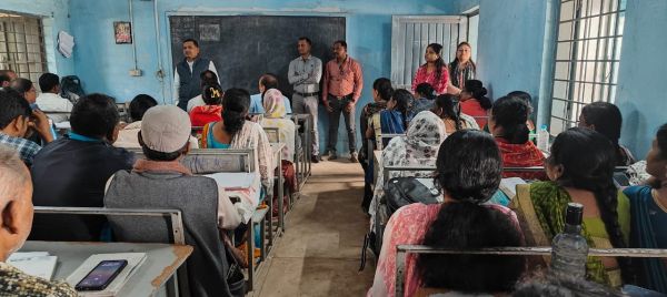 एसआईआर अंतर्गत गणना पत्रक वितरण कार्य पूर्णता की ओर,बीएलओ को दिया गया ऑफलाइन एवं ऑनलाइन प्रशिक्षण