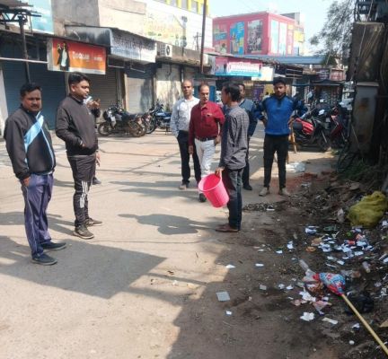 सीसीटीवी की निगरानी में रायगढ़ नगर निगम की कड़ी कार्रवाई,मुख्य मार्गों पर कचरा फैलाने वालों पर जुर्माना, 6 दुकानों से वसूले 20 हजार रुपए