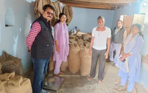उड़न दस्ता दल द्वारा मंडी अधिनियम के तहत अब तक कुल 06 प्रकरण दर्ज कर 218 क्विंटल अवैध धान किया जप्त&nbsp;