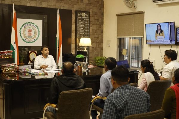 मातृ मृत्यु रोकथाम पर कलेक्टर की सख्ती, स्वास्थ्य विभाग की समीक्षा बैठक में तीन विकासखण्डों की स्थिति पर विस्तार से गहन चर्चा