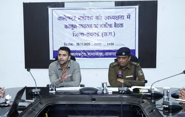 जिला सड़क सुरक्षा समिति की बैठक संपन्न,एंबुलेंस सिस्टम की होगी हाईटेक मॉनिटरिंग, लाइव लोकेशन पुलिस कंट्रोल रूम और एसडीएम के पास होगी उपलब्ध,ब्लैक स्पॉटों पर सभी सुरक्षा उपाय सुनिश्चित हो- कलेक्टर