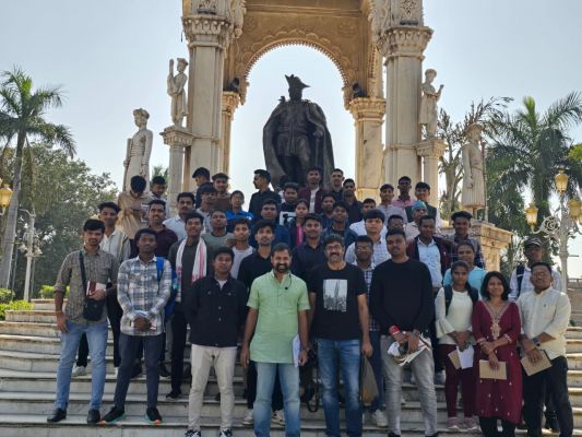 टूरिस्ट गाइड का गहन प्रशिक्षण लेकर लौटे छत्तीसगढ़ के युवा, मुख्यमंत्री और पर्यटन मंत्री ने दी बधाई और शुभकामनाएँ