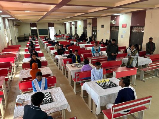 जशपुर में विकासखंड स्तरीय शतरंज प्रतियोगिता हुई आयोजित,नगर पालिका अध्यक्ष अरविंद भगत की उपस्थिति में हुआ शुभारंभ