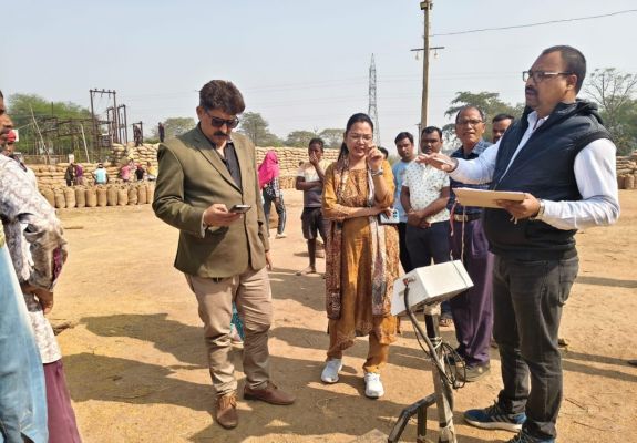 धान उपार्जन केंद्र बुनगा में गंभीर अनियमितताएं उजागर,मानक से अधिक वजन, बारदाना स्टॉक में गड़बड़ी व किस्म बदलकर खरीदी का मामला,संयुक्त जांच दल की कार्रवाई, दोषियों पर होगी सख्त कार्रवाई