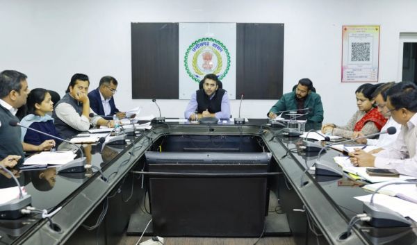 &ldquo;कलेक्टर ने जिले में धान खरीदी और विकास कार्यों की समय-सीमा बैठक में दी सख्त चेतावनी&rdquo;