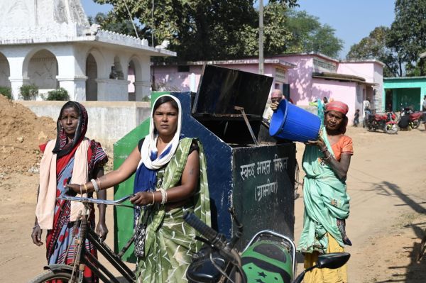 ग्राम पंचायत टांगरघाट में घर-घर कचरा संग्रहण से स्वच्छता की सफलता और ग्रामीण सहभागिता का मॉडल