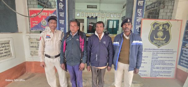 जशपुर पुलिस ने टोनही प्रताड़ना के मामले में दो फरार &lsquo;आरोपियों को गिरफ्तार कर न्यायिक हिरासत में भेजा