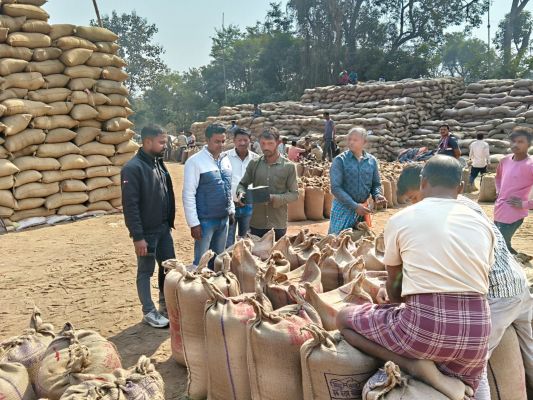 रायगढ़ : अब तक 42 हजार से अधिक किसानों ने बेचा धान, 2.58 लाख मीट्रिक टन खरीदी,प्रशासन की लगातार कड़ी निगरानी