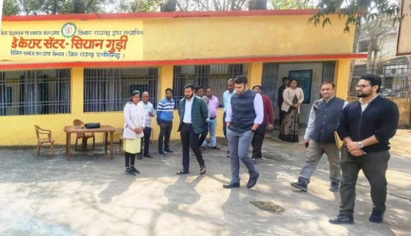 कलेक्टर मयंक चतुर्वेदी ने जतन केन्द्र रायगढ़ स्थित डे केयर&ndash;सियान गुड़ी सेंटर का किया व्यापक निरीक्षण, वरिष्ठ नागरिकों को बेहतर सुविधा और सम्मानजनक वातावरण देने के दिए सख्त निर्देश