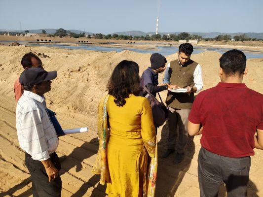 माण्ड नदी के चपले एनीकट में हाईड्रो पंपिंग सिंचाई परियोजना का कलेक्टर ने किया निरीक्षण,तालाब व फील्ड चैनल के माध्यम से खेतों तक पहुंचेगा सिंचाई जल
