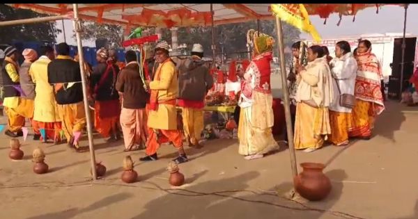 सरयू तट पर गूंजा &ldquo;हरे राम हरे कृष्ण&rdquo; &mdash; जशपुर के श्रद्धालुओं ने अयोध्या में रचा 24 घंटे के अखंड कीर्तन से भक्ति, श्रद्धा और सनातन संकल्प का इतिहास