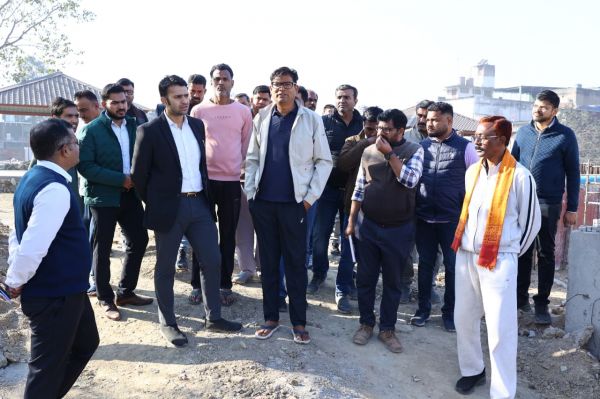 रायगढ़ में निर्माणाधीन विकास कार्यों की प्रगति का वित्त मंत्री ओ.पी. चौधरी ने किया निरीक्षण,निर्माण कार्यों में किसी भी प्रकार की लापरवाही या अनियमितता स्वीकार्य नहीं &ndash; वित्त मंत्री