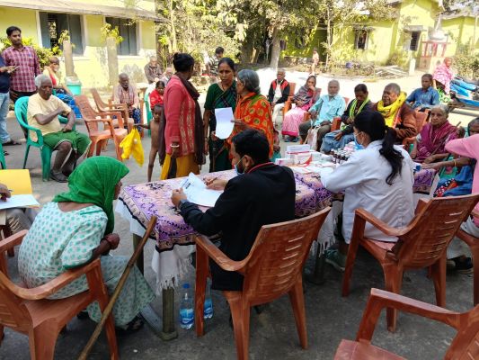 समाज कल्याण विभाग की पहल, वृद्धजनों को मिला निःशुल्क स्वास्थ्य परीक्षण व परामर्श,डे केयर सेंटर एवं वृद्ध आश्रम में 31 हितग्राहियों का हुआ स्वास्थ्य परीक्षण