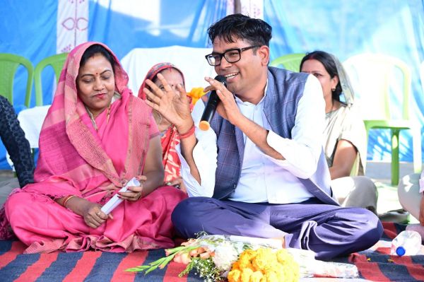 गुड़गहन पहुंचे वित्त मंत्री श्री चौधरी, ग्रामीणों से किया सीधा संवाद,ग्रामीणों की समस्याएं और मांगें सुनकर दिए त्वरित निराकरण के निर्देश