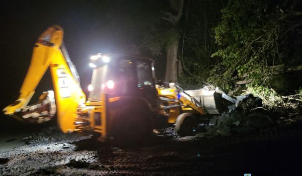 रायगढ़ में अवैध कोयला माफियाओं पर प्रशासन का बड़ा प्रहार, समरसुता नाला किनारे छापेमारी में 60 टन कोयला और भारी चैन माउंटेड मशीन जब्त, आरोपी मौके से फरार