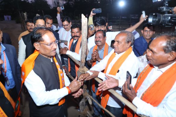 मुख्यमंत्री श्री विष्णुदेव साय का लाल मैदान में ऐतिहासिक एवं अभूतपूर्व अभिनंदन, जनप्रतिनिधियों और प्रशासनिक अधिकारियों ने किया आत्मीय स्वागत 