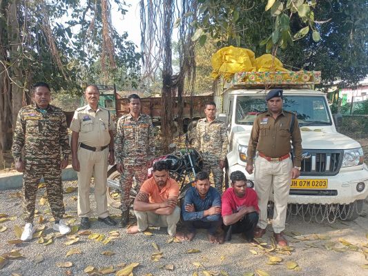 एसएसपी शशि मोहन सिंह के सख्त निर्देशों का असर &mdash; रात के अंधेरे में बुचड़खाने ले जाए जा रहे गौवंश को पुलिस ने बचाया, पिकअप, बाइक और तस्करों की पूरी साजिश का पर्दाफाश