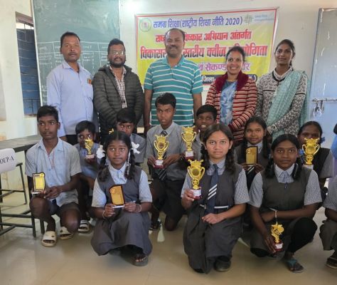 बच्चों में वैज्ञानिक सोच और नवाचार की भावना जगाने का सफल प्रयास &mdash; विकासखंड शिक्षा अधिकारी तरुण पटेल ने विजेता प्रतिभागियों को किया सम्मानित, बढ़ाया उत्साह
