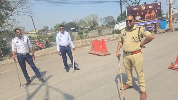 होली पर हुड़दंगियों की खैर नहीं! 16 चेक पोस्ट पर पुलिस का शिकंजा, बाइकर्स गैंग और मुखौटा पहनकर घूमने वालों को सख्त चेतावनी