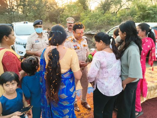 रायगढ़ पुलिस का संवेदनशील चेहरा: एसएसपी शशि मोहन सिंह ने वृद्धाश्रम में बिताए पल, बुजुर्गों को दिया सम्मान और सुरक्षा का भरोसा