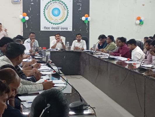 आवास निर्माण में लाएं तेजी, हर सप्ताह होगी प्रगति की समीक्षा-सीईओ,जनपद स्तर पर प्रगति नहीं होने पर संबंधित अमले पर होगी कार्रवाई