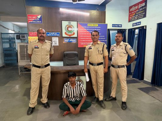 पुराने विवाद में होली बनी खूनी, युवक पर चापड़-डंडे से हमला करने वाले आरोपी रायपुर भागे, पुलिस की घेराबंदी में फिर गिरफ्तार