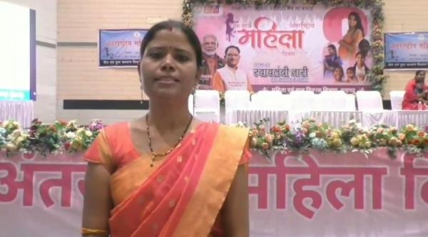 महतारी वंदन योजना से संवरा मालती का भविष्यः सिलाई के हुनर को मिले नए पंख,कभी आर्थिक तंगी से जूझ रही मालती अब समाज की अन्य महिलाओं के लिए बनी प्रेरणा