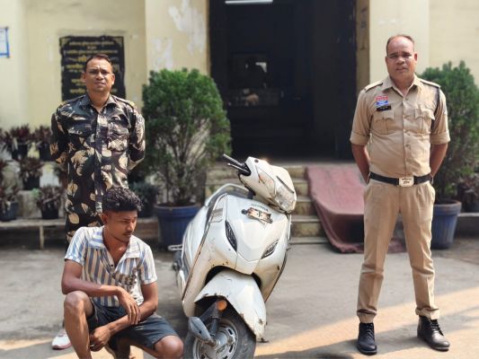  मार्केट से दिनदहाड़े गायब हुई एक्टिवा बरामद, पुलिस की पेट्रोलिंग और सशक्त ऐप की सतर्कता से दो आरोपी चढ़े हत्थे
