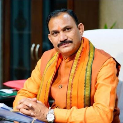 &ldquo;हर नागरिक को बेहतर इलाज का भरोसा, कैशलेस इलाज से लेकर नए मेडिकल कॉलेज तक&hellip; स्वास्थ्य सेवाओं में बड़ा बदलाव&rdquo; : स्वास्थ्य मंत्री श्याम बिहारी जायसवाल
