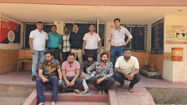 CSR फंड दिलाने का झांसा देकर महिला एनजीओ कार्यकर्ता के बैंक खाते से 2.17 करोड़ के संदिग्ध ट्रांजेक्शन, रायगढ़ साइबर पुलिस ने अंतरराज्यीय साइबर फ्रॉड गैंग के 5 आरोपियों को दबोचा