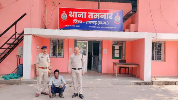 ग्राम कुजेंमुरा में आपसी विवाद ने लिया खूनी मोड़ &mdash; बांस के डंडे से बेरहमी से पीटकर युवक की हत्या, तमनार पुलिस ने 24 घंटे के भीतर आरोपी को दबोचकर भेजा सलाखों के पीछे