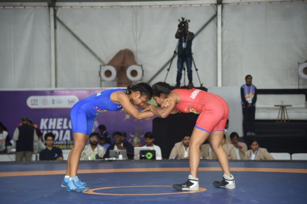 कुश्ती स्पर्धा के तीसरे दिन भी जारी रहा रोमांच, खिलाड़ियों ने दिखाया दमखम महिला और पुरुष वर्ग में कड़े मुकाबले, विजेताओं को मिले पदक