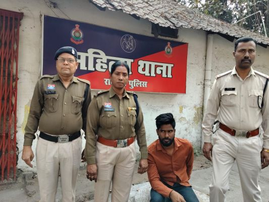 रेप केस में जमानत पर बाहर आया आरोपी फिर बना दबंग&mdash;पीड़िता को केस वापस लेने और जान से मारने की धमकी, साथी के साथ मिलकर रची साजिश; रायगढ़ पुलिस का बड़ा एक्शन, दोनों आरोपी फरार, जमानत निरस्ती की तैयारी
