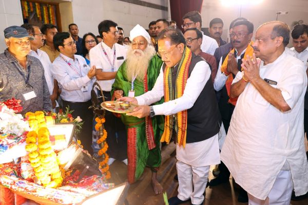 छत्तीसगढ़ को विकसित राज्य बनाने के लिए सभी समाजों का सहयोग आवश्यक-मुख्यमंत्री श्री विष्णुदेव साय,उत्कल दिवस एवं वार्षिकोत्सव स्नेह सम्मेलन में शामिल हुए मुख्यमंत्री