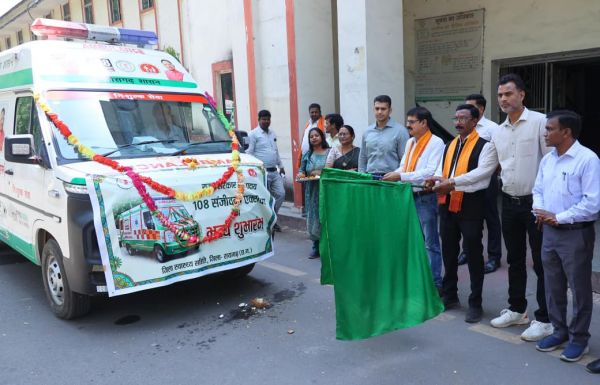 जिले के ग्रामीण एवं वनांचल क्षेत्रों में अब और तेज होगी आपातकालीन चिकित्सा सुविधा,108 संजीवनी एक्सप्रेस की 11 नई एम्बुलेंस सेवाओं को दिखाई गई हरी झंडी