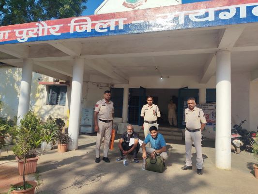 डिजिटल अरेस्ट&rdquo; के नाम पर&nbsp; बुजुर्ग शिक्षक से 23 लाख की ठगी का बड़ा खुलासा:&nbsp; पुलिस ने अंतरराष्ट्रीय साइबर गिरोह का भंडाफोड़ कर बैंगलूरू से दबोचे दो शातिर, दुबई कनेक्शन आया सामने