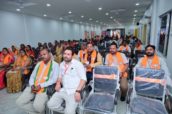 &ldquo;संगठन की ताकत, कार्यकर्ताओं की निष्ठा और राष्ट्रसेवा का संकल्प &mdash; कांसाबेल में गूंजा प्रशिक्षण महाअभियान का दमदार संदेश, विधायक गोमती साय ने भरा जोश