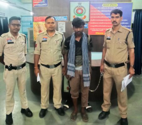 चलती स्कार्पियो में ठूंसकर ले जाए जा रहे थे गौवंश &mdash; पुलिस की घेराबंदी में खुला तस्करी का खेल, 6 मवेशी सुरक्षित,एक आरोपी गिरप्तार