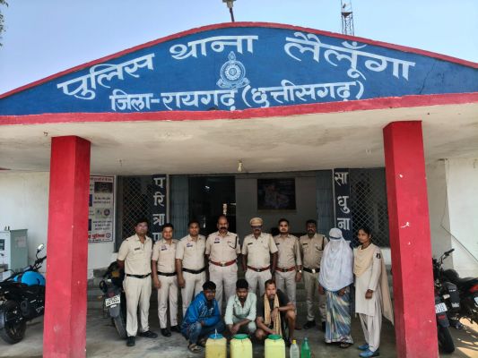 &ldquo;ऑपरेशन आघात का प्रहार &mdash; अवैध शराब माफियाओं पर रायगढ़ पुलिस का बड़ा शिकंजा, कई गांवों में ताबड़तोड़ रेड, आरोपी गिरफ्तार