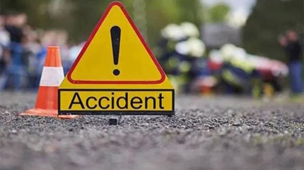 रफ्तार बनी काल: पूंजीपथरा-घरघोड़ा मार्ग पर अमलीडीही के पास तेज रफ्तार ट्रेलर ने बाइक को मारी जोरदार टक्कर, महिला समेत दो की मौके पर दर्दनाक मौत, एक गंभीर हालत में अस्पताल में भर्ती