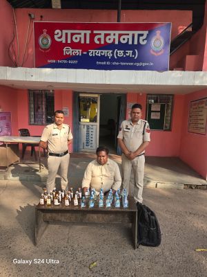धड़ाधड़ छापेमारी से हड़कंप: &ldquo;ऑपरेशन आघात&rdquo; में रायगढ़ पुलिस का ताबड़तोड़ प्रहार, अवैध शराब के गढ़ों पर एक ही दिन में कई वार &mdash; 5 आरोपी गिरफ्तार, भारी मात्रा में महुआ और अंग्रेजी शराब जब्त