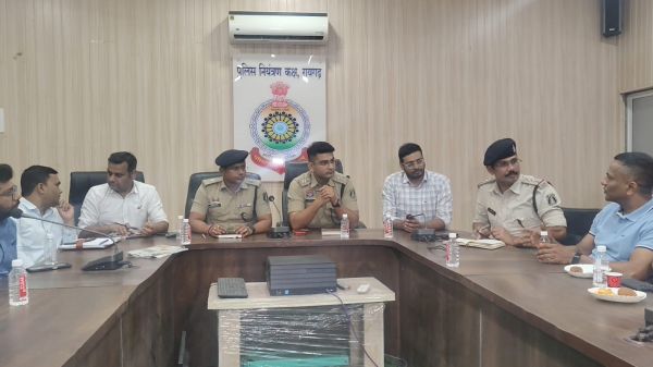 रायगढ़ में अवैध कबाड़ कारोबार पर नियंत्रण के लिए पुलिस की पहल, उद्योग प्रमुखों के साथ बैठक कर दी गई जरूरी दिशा-निर्देश