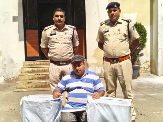 रायगढ़ में नकली सिगरेट माफिया का भंडाफोड़ &mdash; &ldquo;महादेव पान मसाला&rdquo; सेंटर पर पुलिस का छापा, ब्रांड की आड़ में चल रहा था करोड़ों का खेल उजागर