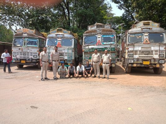छाल पुलिस की सख्त नाकेबंदी में खुला अवैध स्क्रैप नेटवर्क का राज, 81 टन से ज्यादा कबाड़ सहित 4 ट्रक जब्त, दस्तावेज विहीन परिवहन पर बड़ी कार्रवाई