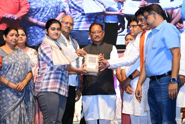 पंचायती राज संस्थाओं को सशक्त बनाकर विकसित भारत की नींव को मजबूत कर रही है हमारी सरकार : मुख्यमंत्री श्री विष्णु देव साय